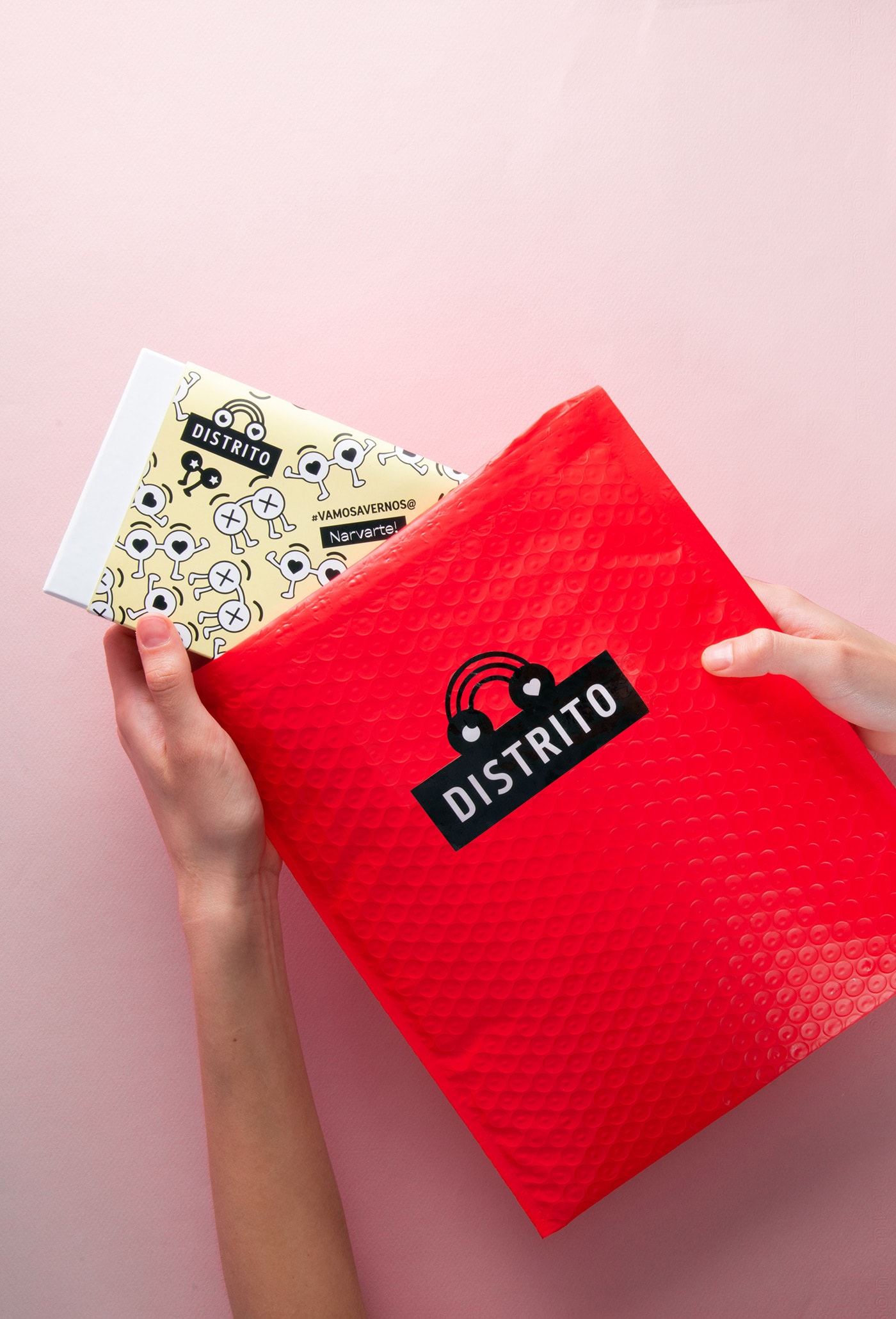 Distrito 時(shí)尚眼鏡品牌包裝營銷案例，時(shí)尚品牌設(shè)計(jì)，品牌營銷案例，深圳品牌設(shè)計(jì)，左右格局
