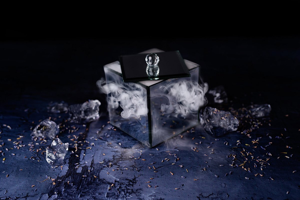 Alchemy Bar雞尾酒酒吧品牌設(shè)計(jì)欣賞,酒吧品牌設(shè)計(jì)，餐飲品牌設(shè)計(jì)，酒吧空間設(shè)計(jì)，酒吧品牌策劃，酒吧品牌全案策劃，餐飲品牌策劃，深圳品牌設(shè)計(jì)，深圳品牌策劃，深圳品牌全案策劃，深圳品牌形象塑造，深圳包裝設(shè)計(jì)，深圳空間設(shè)計(jì)，左右格局