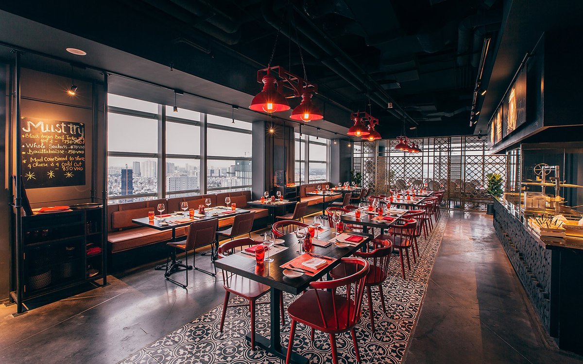 餐飲Mad Cow品牌策劃設(shè)計(jì)案例——燒烤與酒吧的完美結(jié)合，餐飲品牌設(shè)計(jì)，餐飲品品牌形象設(shè)計(jì)，品牌形象整合，餐飲品牌營(yíng)銷(xiāo)，餐飲品牌戰(zhàn)略定位，品牌設(shè)計(jì)公司，品牌策劃公司，深圳品牌策劃，深圳品牌設(shè)計(jì)，左右格局