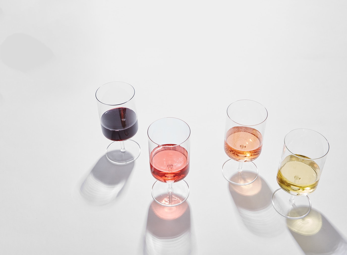 WineSociety優(yōu)質(zhì)葡萄酒品牌戰(zhàn)略定位和品牌策劃，餐飲品牌策劃，餐飲品牌設(shè)計(jì)，品牌設(shè)計(jì)公司，深圳品牌設(shè)計(jì)，左右格局