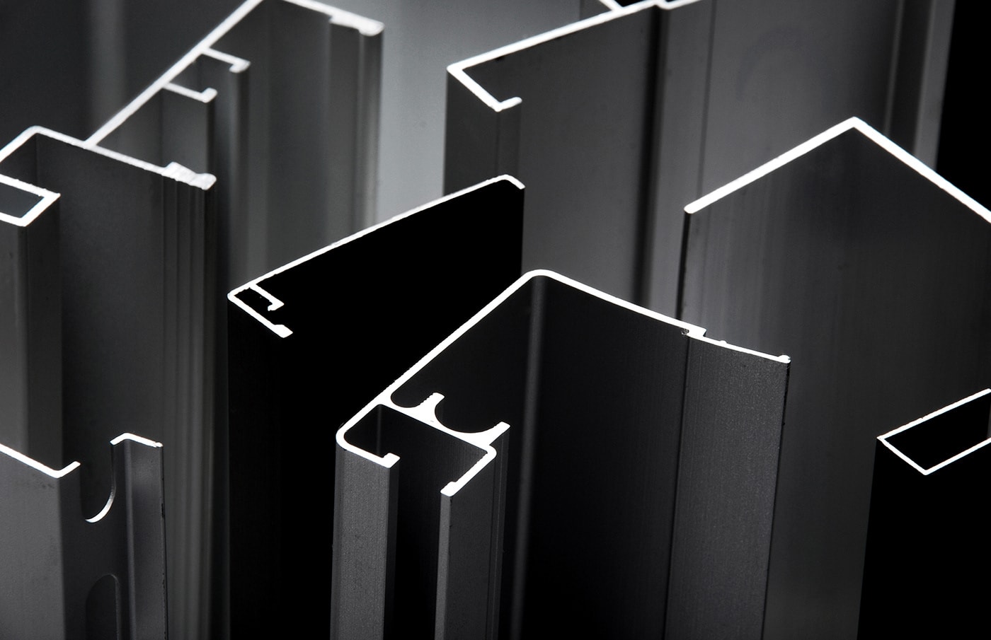 Long Van科技企業(yè)品牌設(shè)計和品牌視覺營銷，科技企業(yè)品牌設(shè)計，品牌形象設(shè)計，深圳品牌營銷，深圳品牌設(shè)計，左右格局