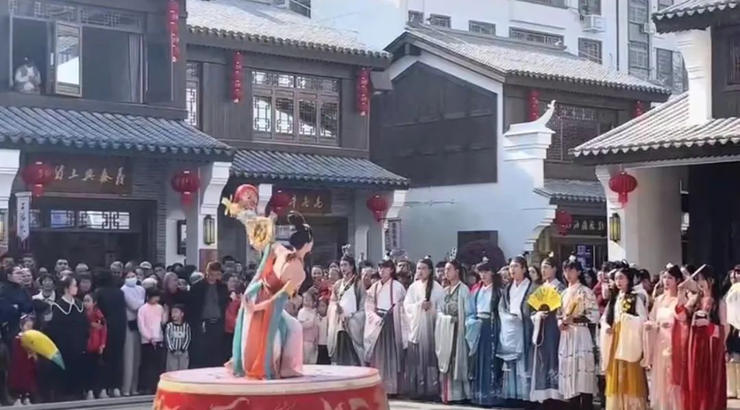 住宅與商業(yè)128